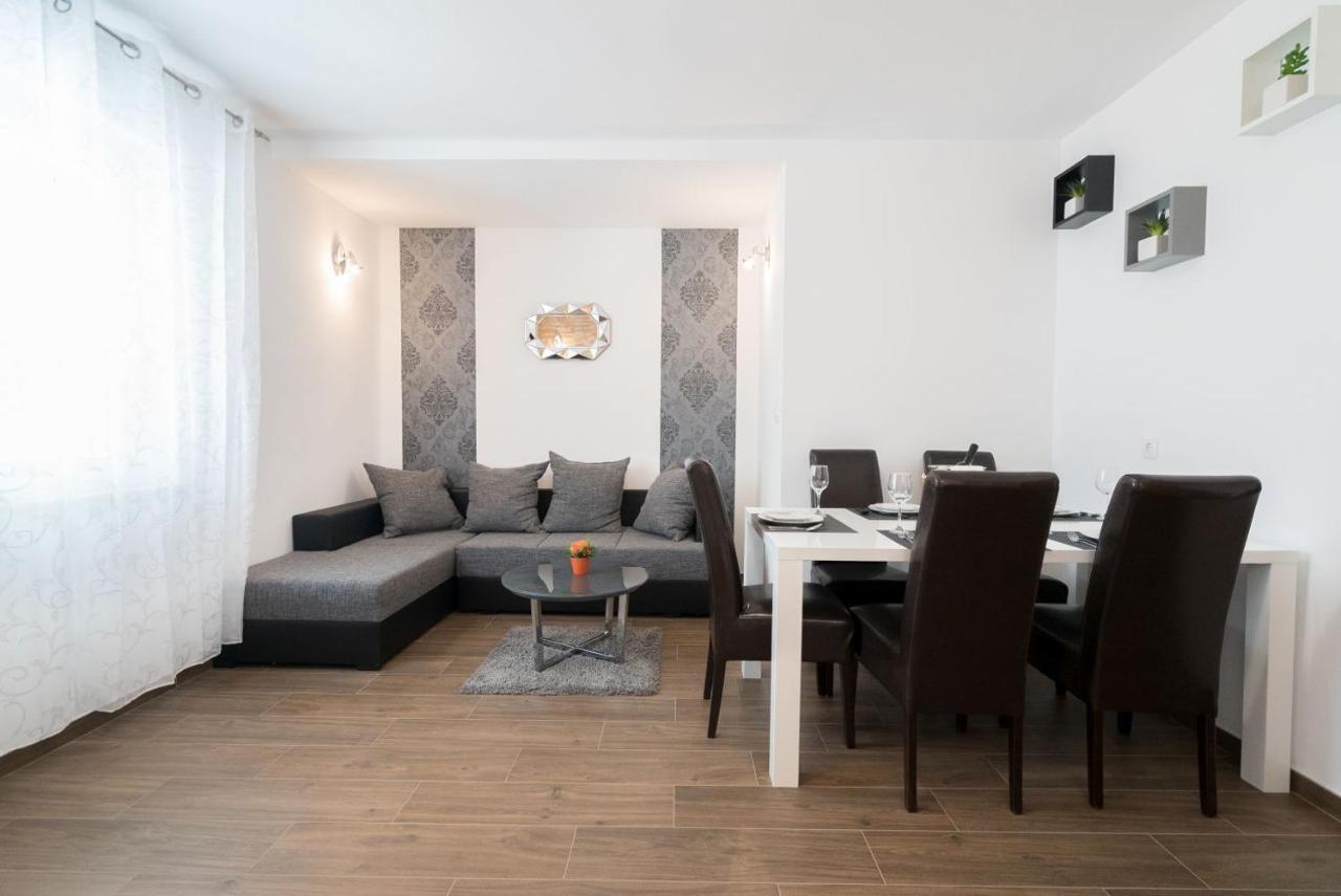 Apartment Anteo Free Parking Split Buitenkant foto